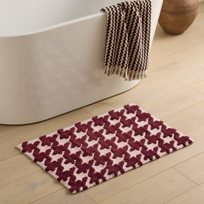 Houndstooth Pearl Pink & Cabernet Bath Mat