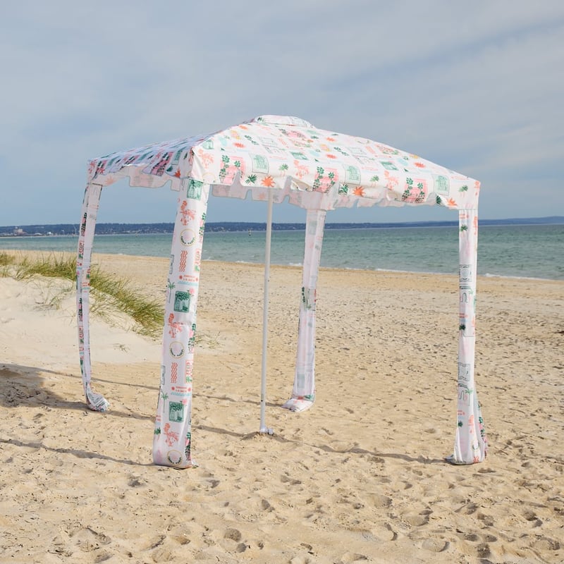 Hotel Mirage Aqua & Pink Beach Cabana