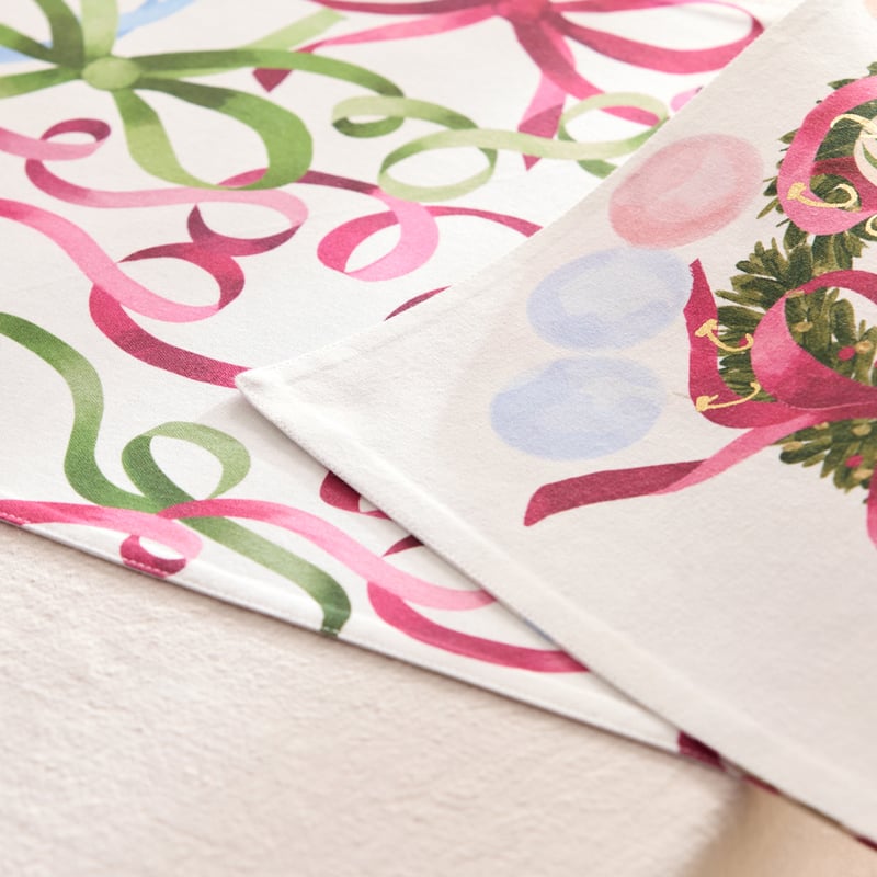 Bow & Bright Pink Table Runner
