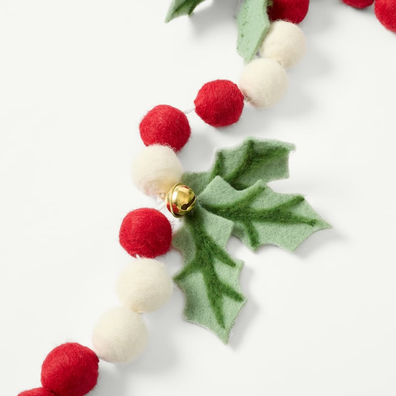 Christmas Village Holly Green, Red & White Felt Garland