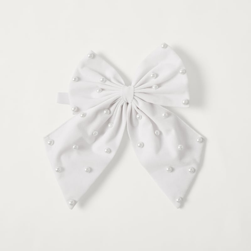 Luxe Pearl Bow Decoration
