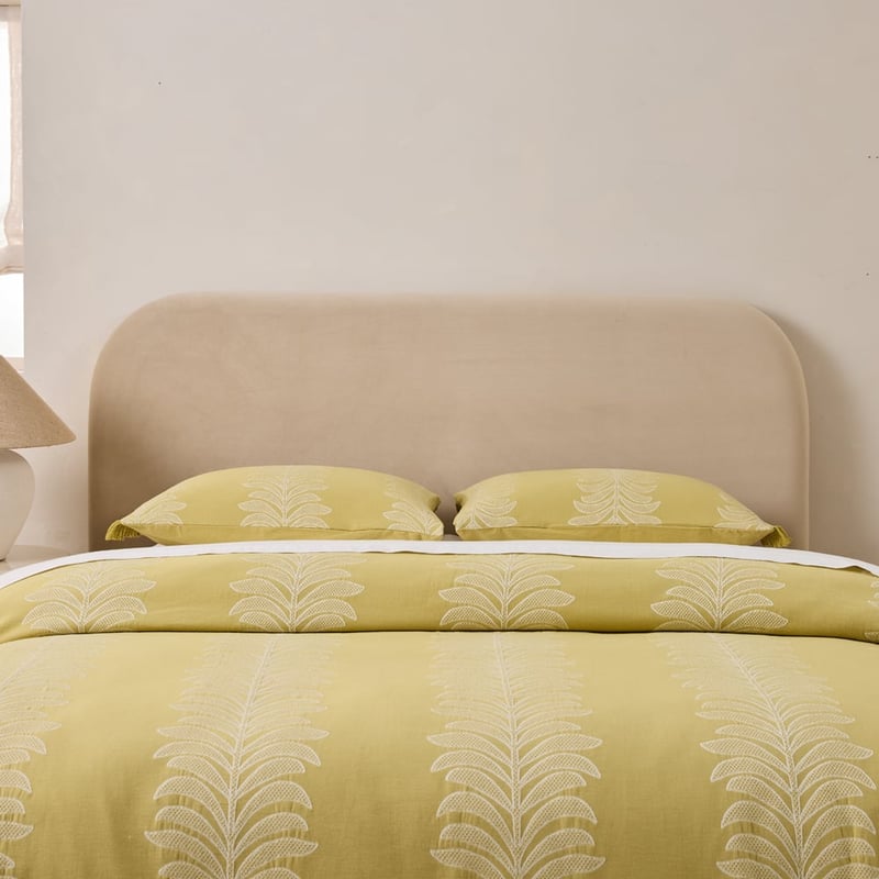 Kurva Birch Velvet Bedhead