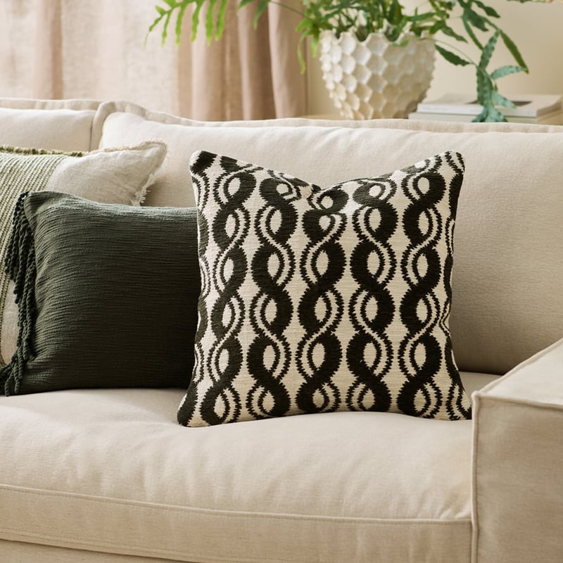Mira Chive Chain Cushion