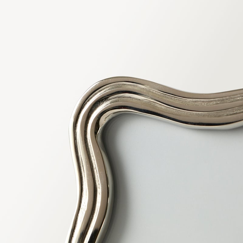 Wavy Frame Silver