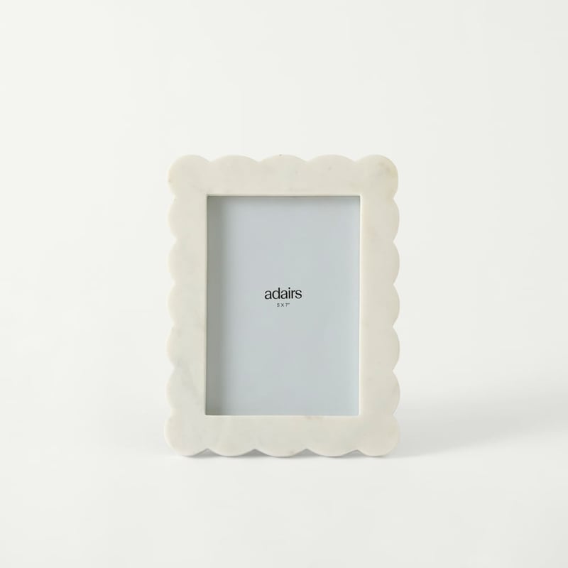 Sara White Scalloped Marble Frame