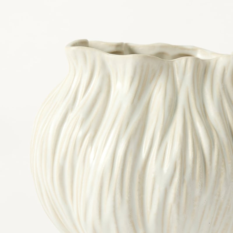 Flow White Linear Vase