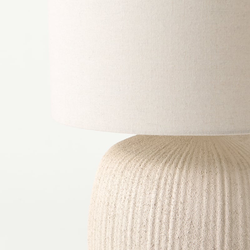 Luma White Matte Table Light