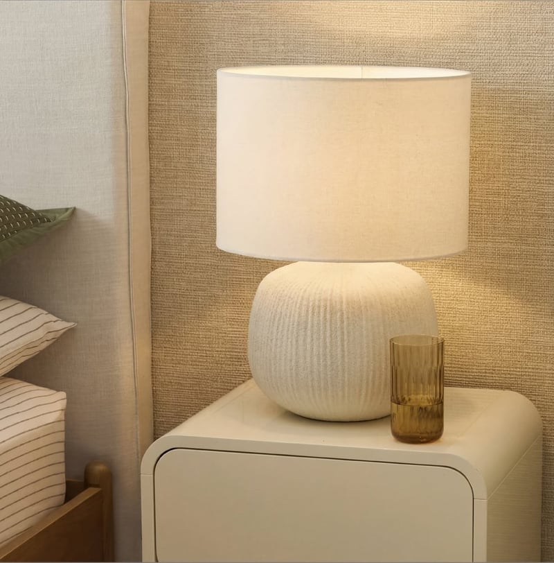 Luma White Matte Table Light