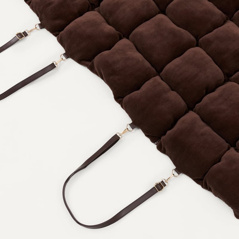 Marshmallow Chocolate Fold-Out Pet Bed