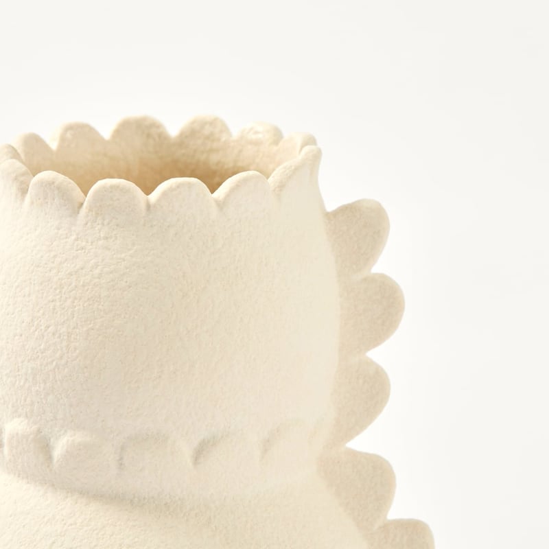 Gracie White Scalloped Vase
