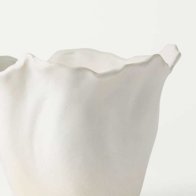 Camellia Small White Pot