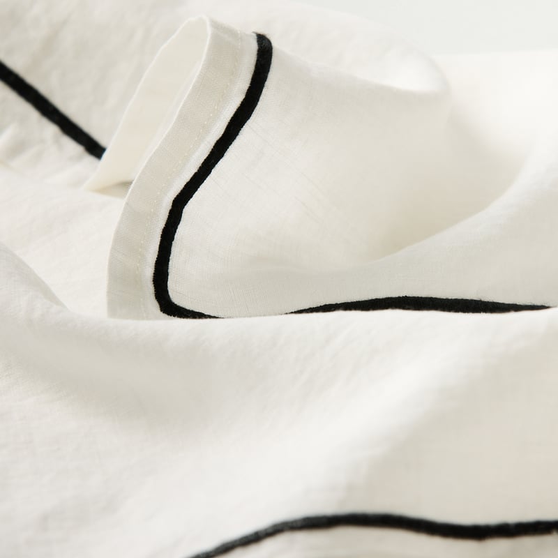Mayfair White & Black Trim Linen Napkin Pack of 4