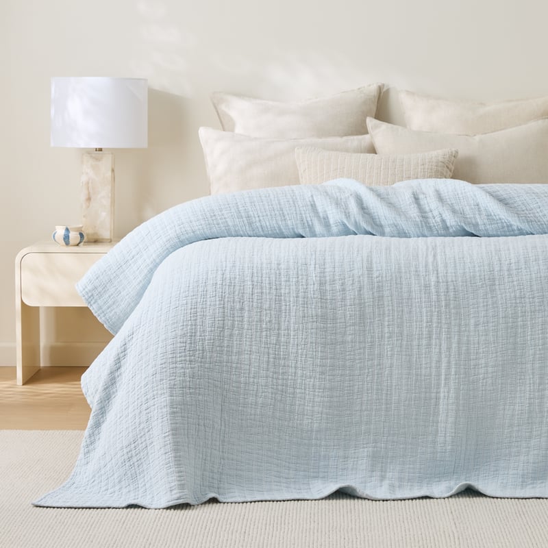 European Migsa Blue & White Blanket