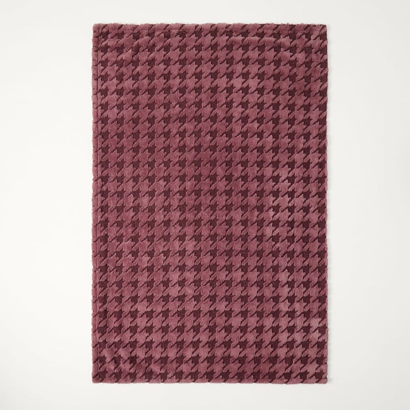 Latvia Mulberry Houndstooth Throw
