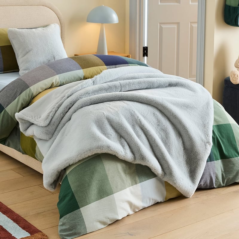 Recycled Faux Fur Blue Throw