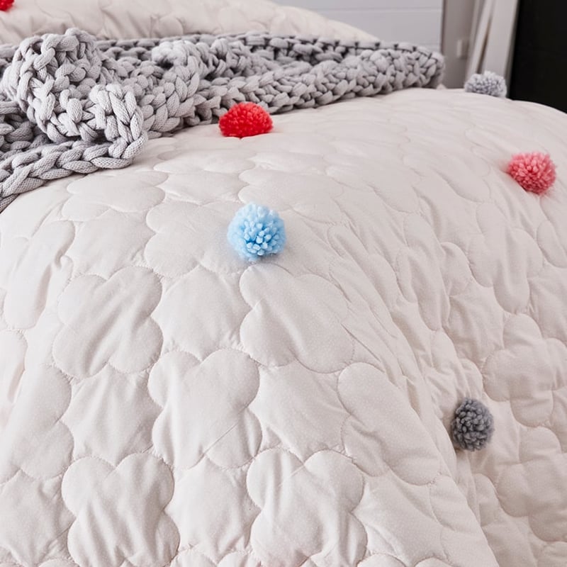Jessa Pom Pom Coverlet