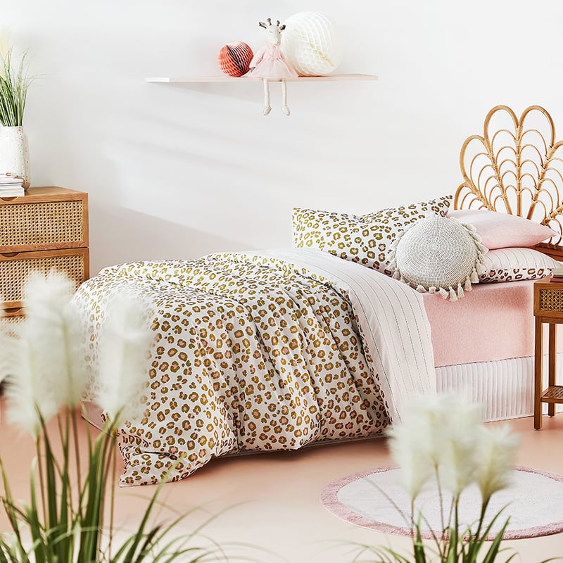 Pastel Leopard Print White Quilt Cover Set