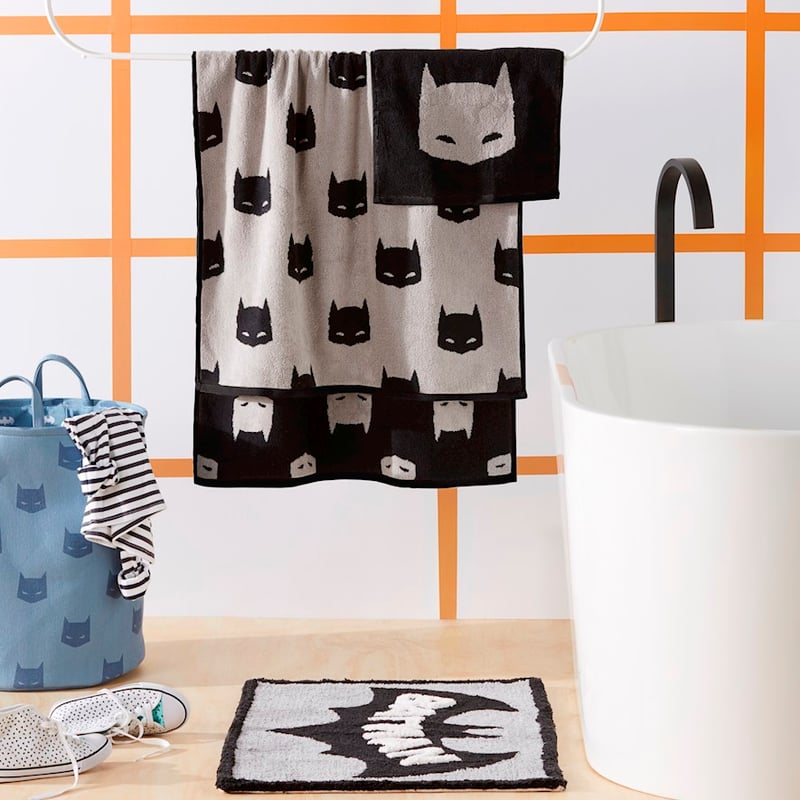 BATMAN Bat-Tech Grey Mask Bath Towel