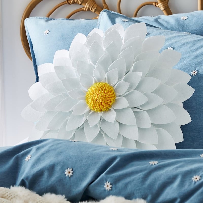 Daisy Chain Classic Cushion