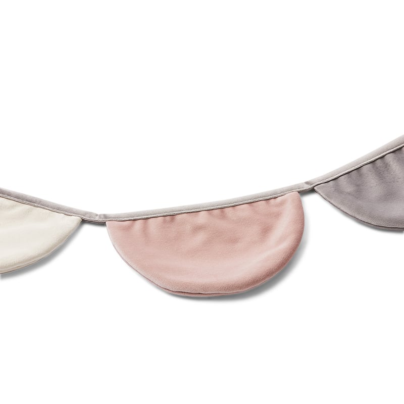 Velvet Garland Pinks 