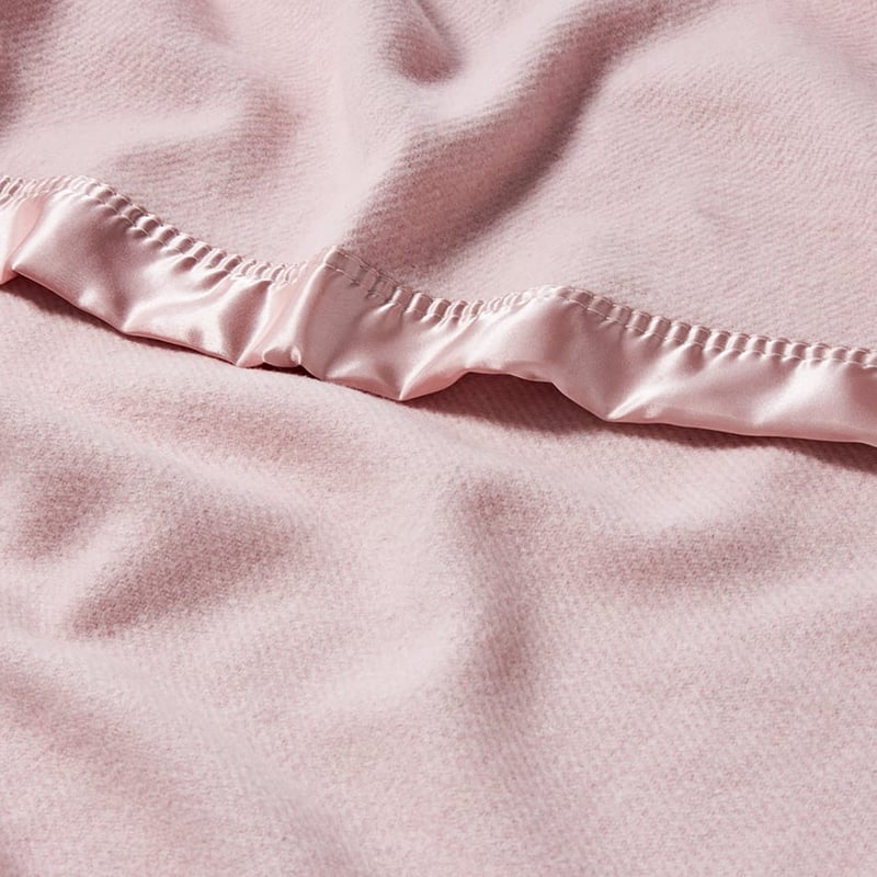 Bamboo Wool Blanket in Pale Pink 