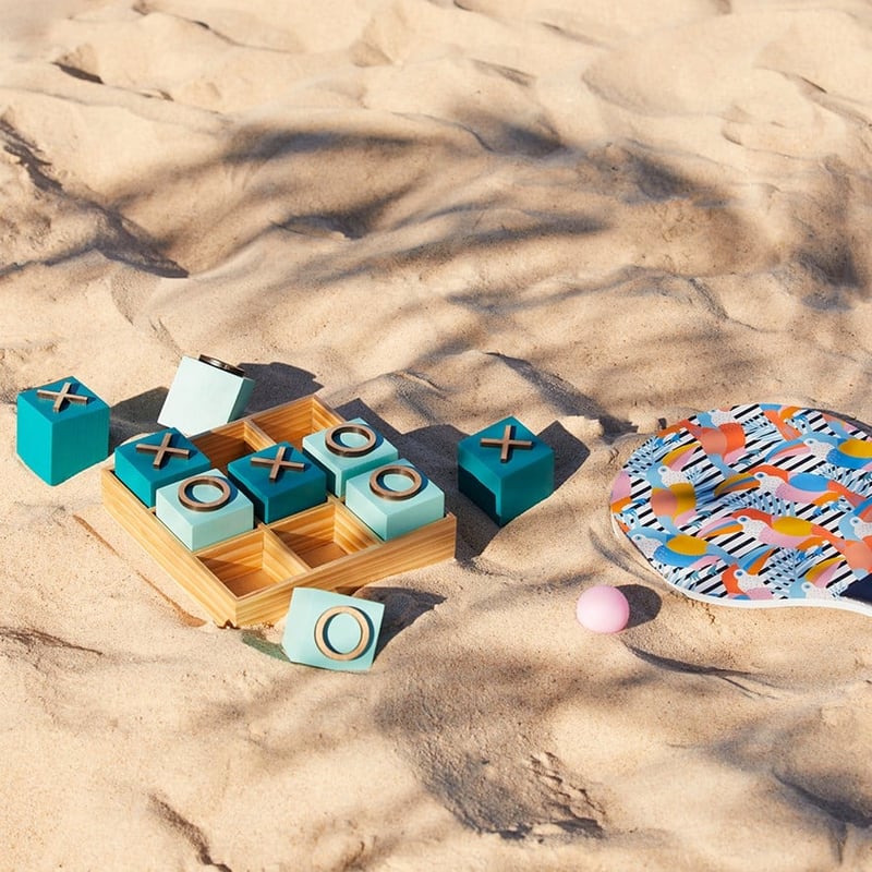 Noughts & Crosses Summer Game