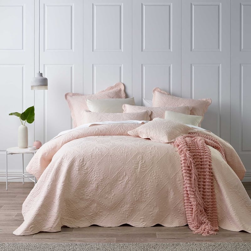 Lucinda Soft Blush Bedspread Set + Accessories