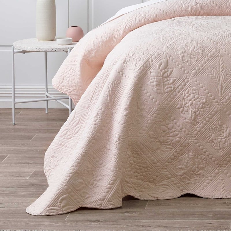 Lucinda Soft Blush Bedspread Set + Accessories