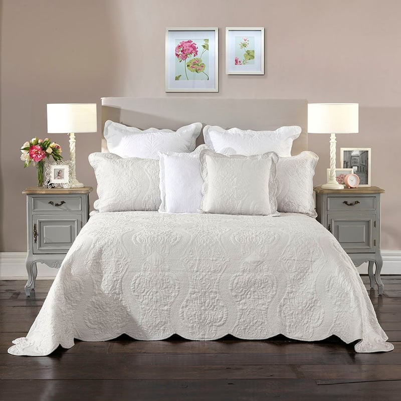 Candace Silver Bedspread Set + Accessories