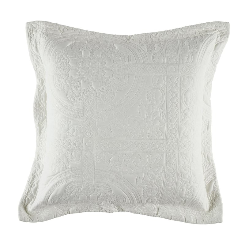 Annora White Bedspread Set + Accessories