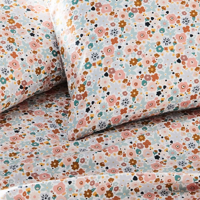 Printed White Flower Bomb Flannelette Sheet Set