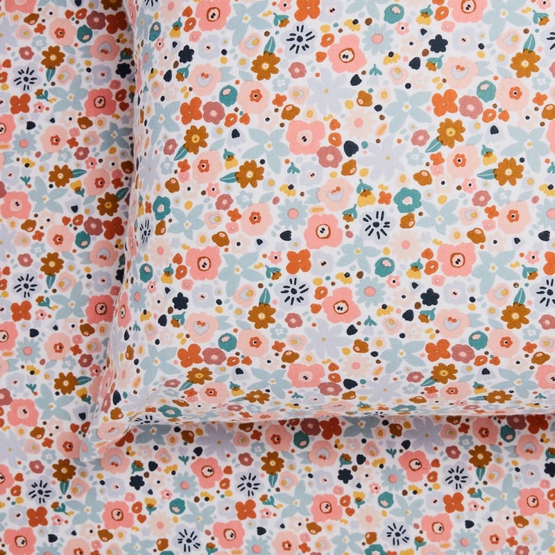 Printed White Flower Bomb Flannelette Sheet Set