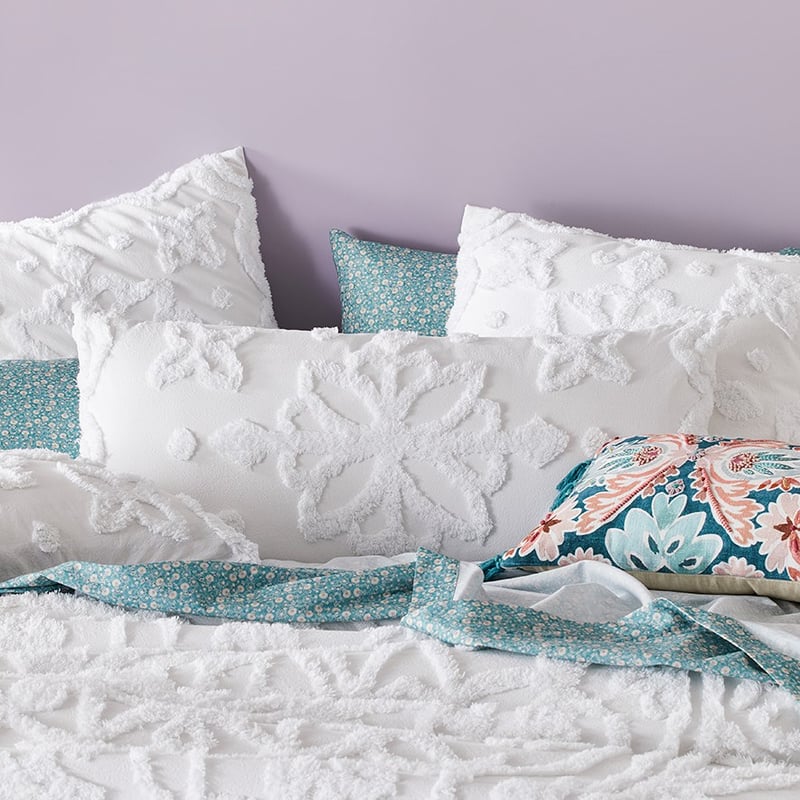 Arvi White Tufted Pillowcase