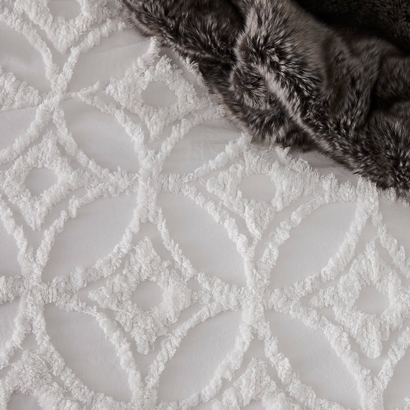 Armani Winter White Quilt Cover