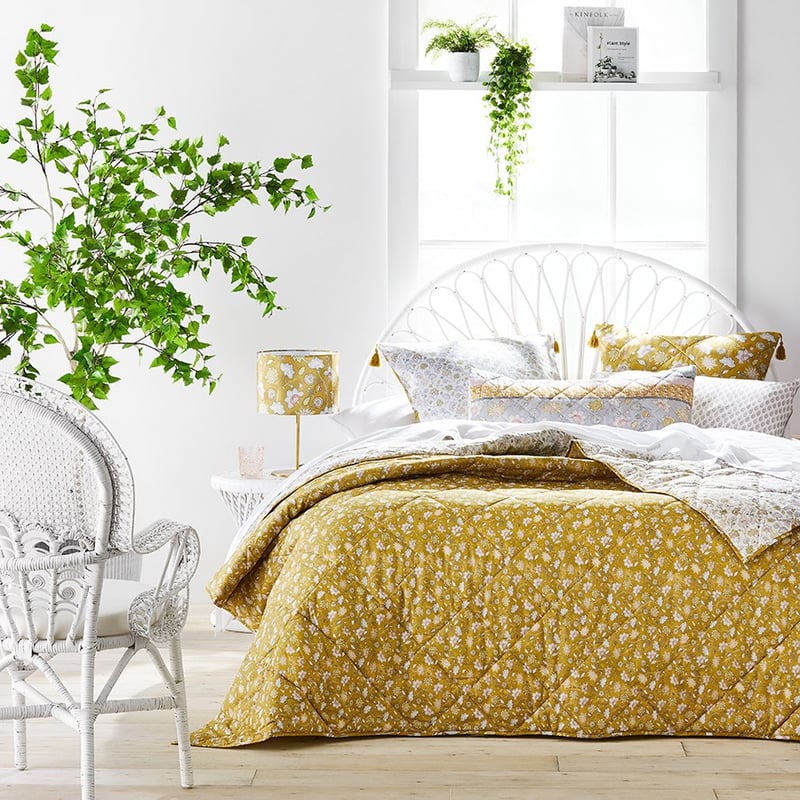 Saffron Quilted Bedlinen Coverlet Mustard QB/KB - 260x260cm