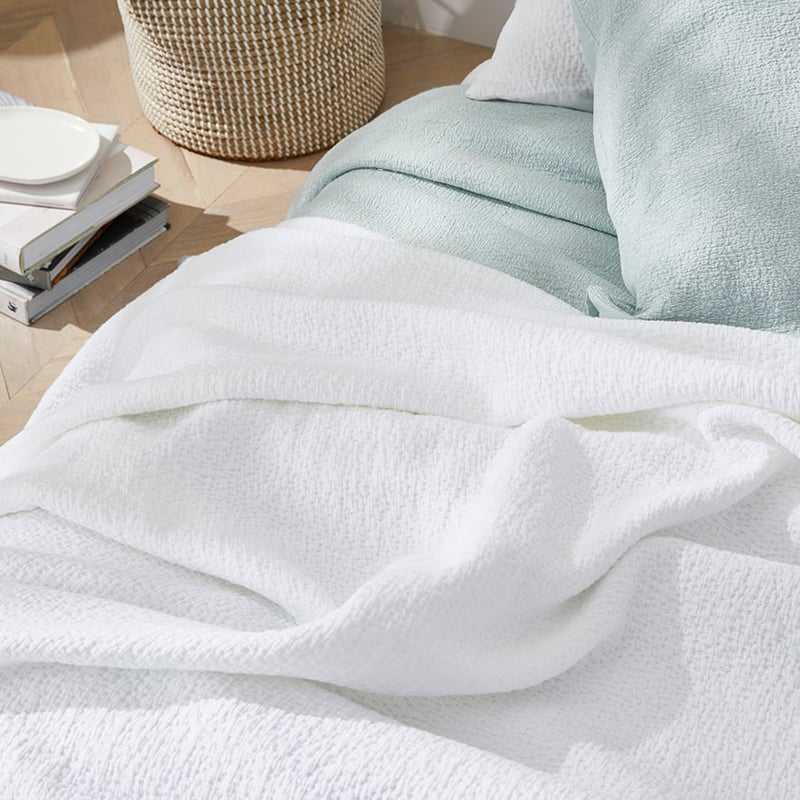 Lindy Klim Besakih White Coverlet Separates