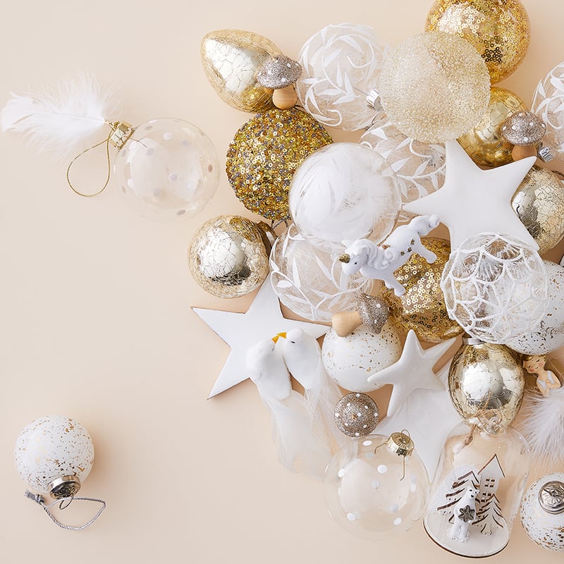 Jewel Gold Bauble