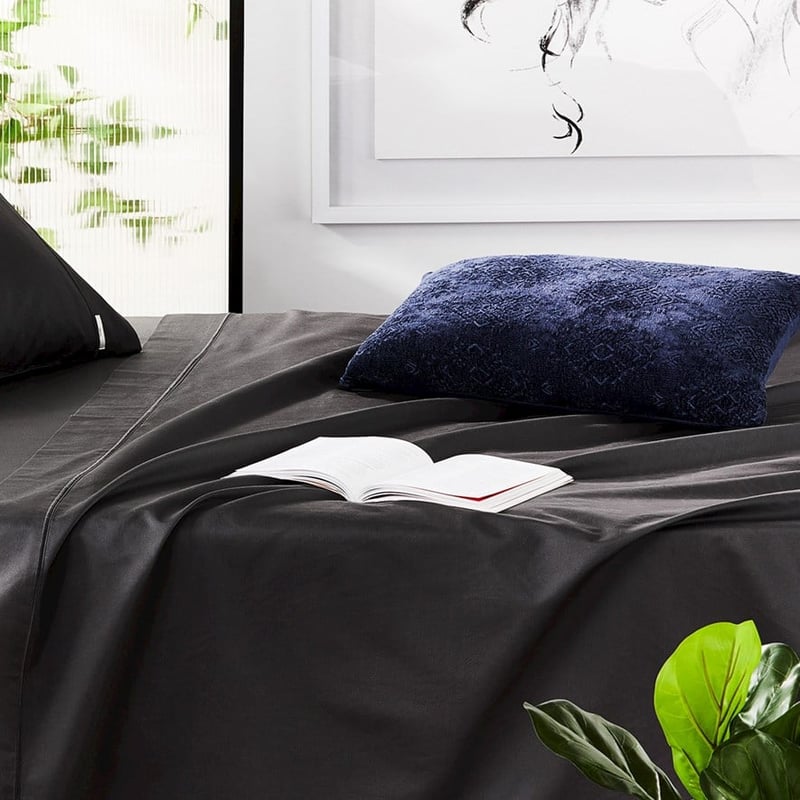 Marais Cushion Midnight 