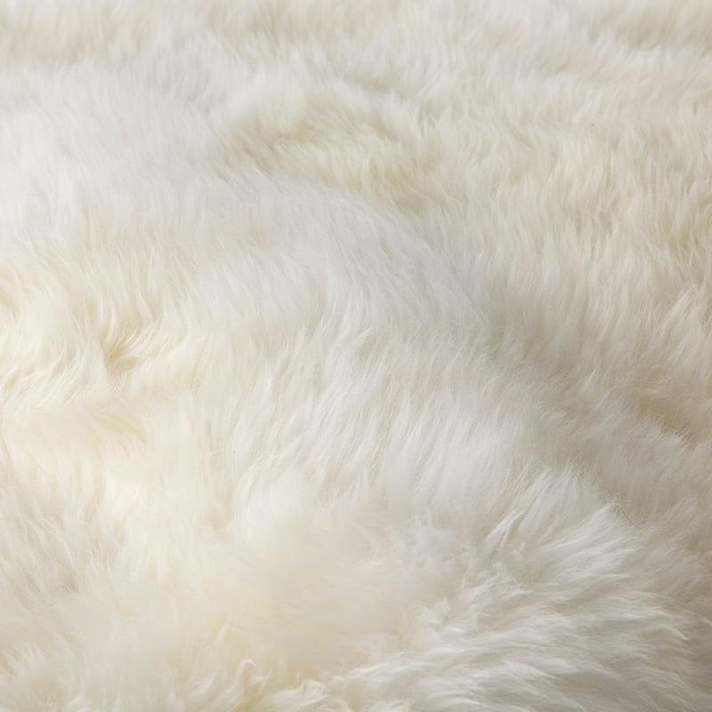 Ivory Sheepskin Round