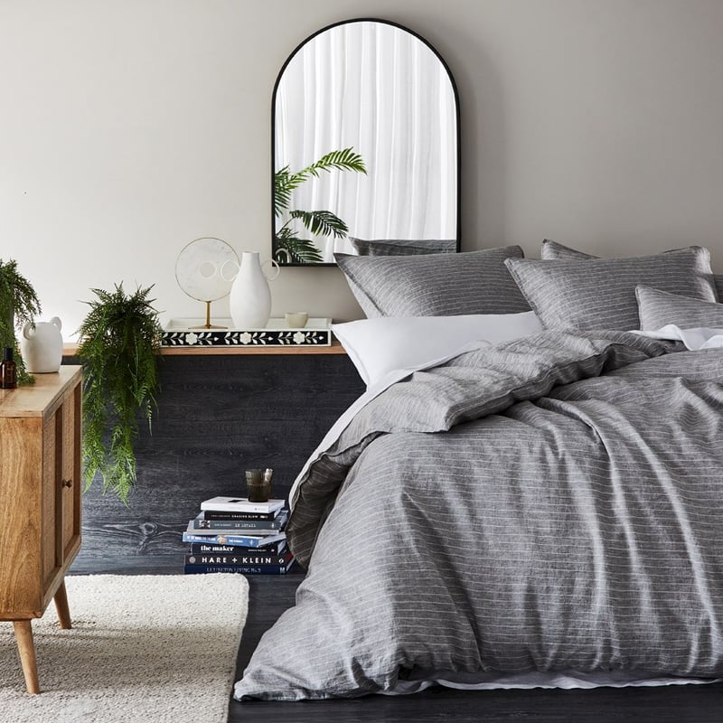 Gold Rim Marble White & Gold Statue Hole