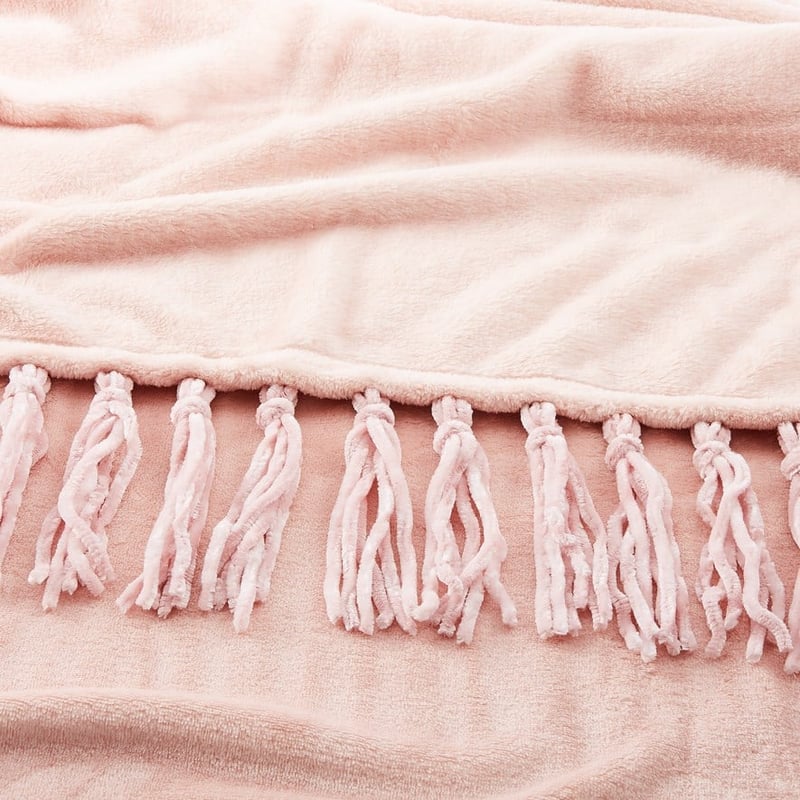 Aspen Fleece Blush Tassel Throw 