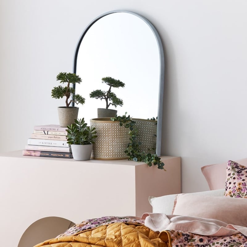 Textured Lattice White Ceramic Pot 