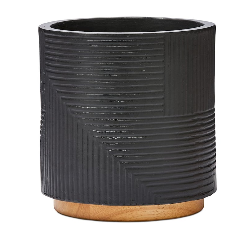 Linear Black Pot