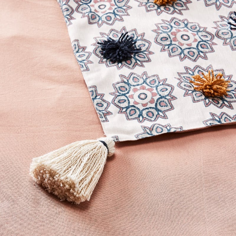 Taza Blush Throw