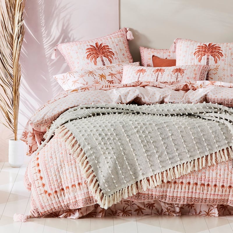 Finnegan Natural Throw