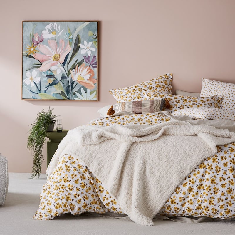 Munich Winter White Feather Yarn Throw