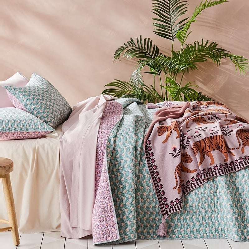 Bengal Tiger Pink Knitted Throw