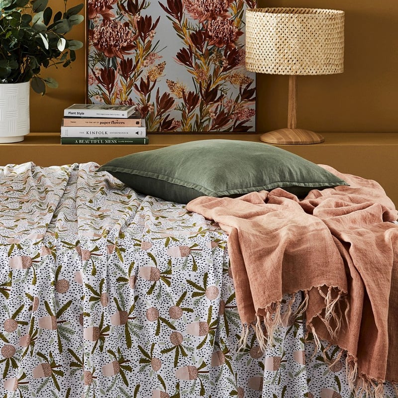 Malmo Earth Linen Throw