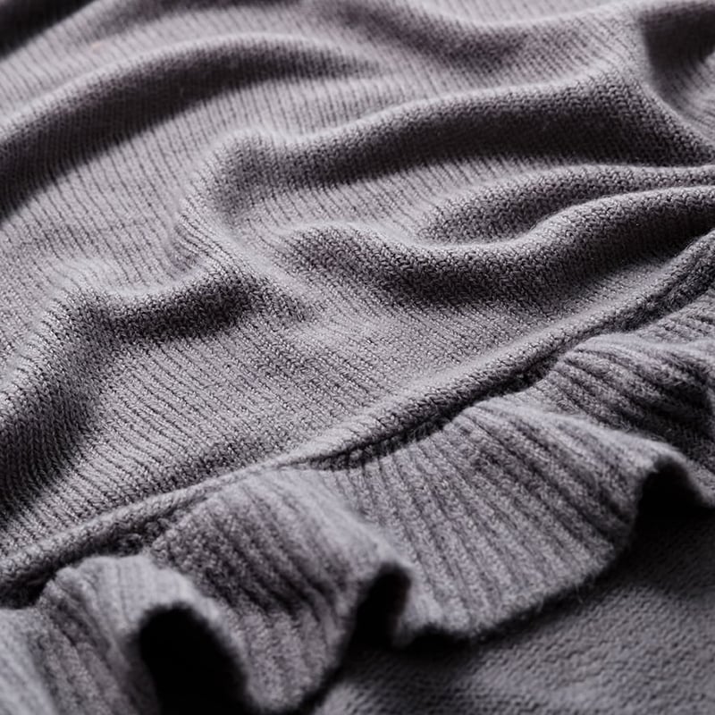Rosie Grey Ruffle Throw