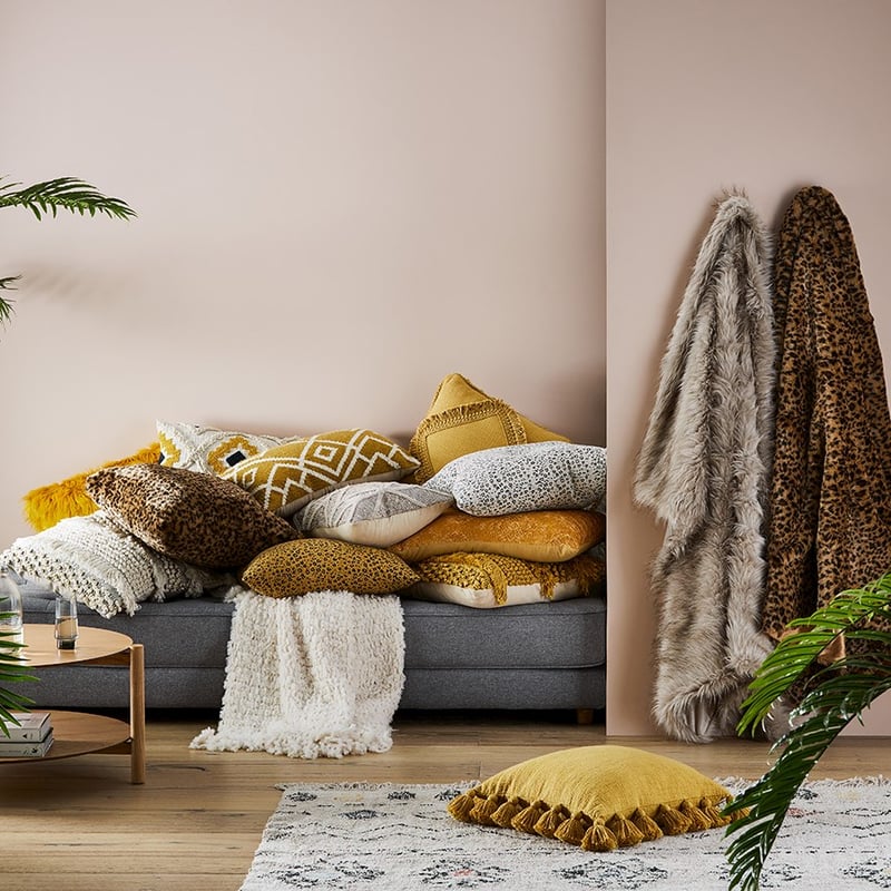 Avoca Winter White Feather Yarn Tassel Throw